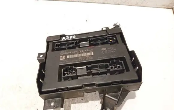 Audi A5 8T 8F Comfort/convenience module 8k0907064cc 8K0907064