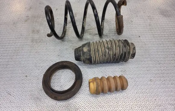 Renault Kangoo II Front coil spring 540107977R 8200591283 8200591288