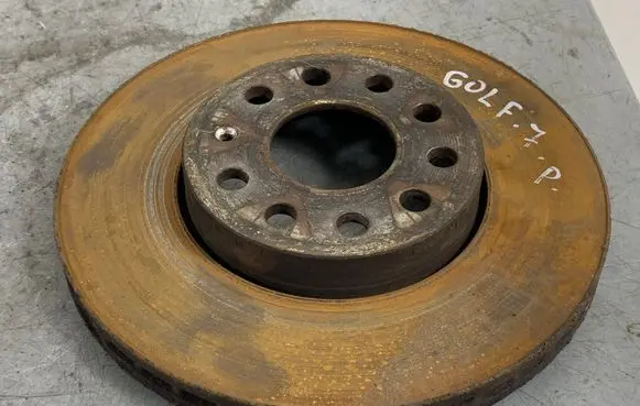 Volkswagen Golf VII Front brake disc