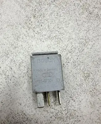 Volkswagen Golf V Other relay 1K0951253 0332011100