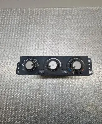 Mitsubishi Pajero Climate control unit MR958005 1465700022
