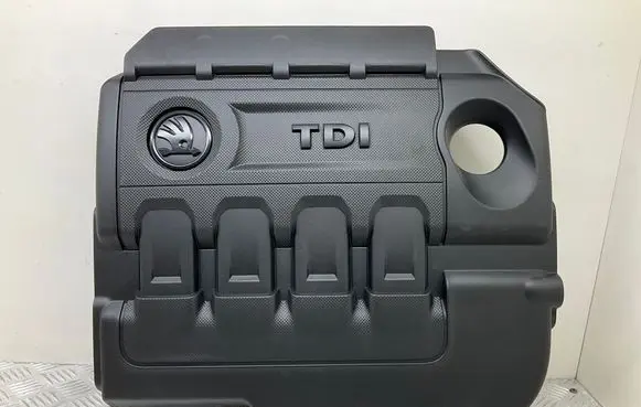 Skoda Octavia Mk3 (5E) Engine cover (trim) 04L103925C