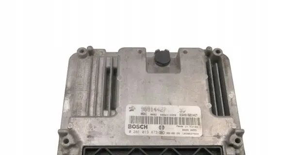 Chevrolet Captiva Engine control unit/module 96814427