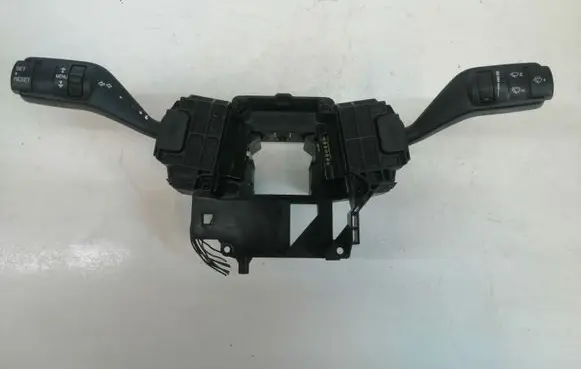 Ford Focus Indicator stalk 4M5T13N064HH 3M5T6475AE