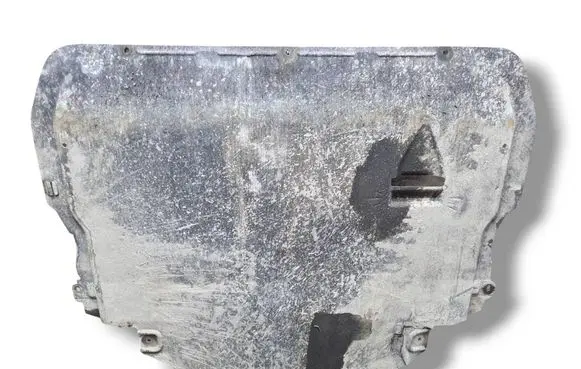 Volvo V40 Engine splash shield/under tray 123456789