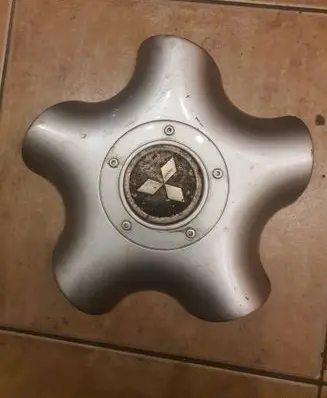 Mitsubishi Pajero Non-original wheel cap TECH1 Abspc Fondmetal