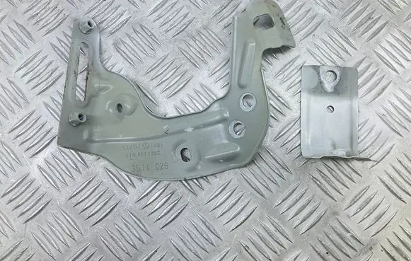 Volkswagen Golf Sportsvan Fender mounting bracket 510821135C 510809471C