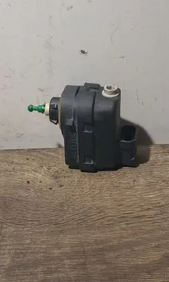 Opel Vivaro Headlight level adjustment motor T7700415343