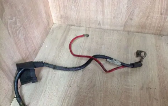 Volkswagen Golf V Positive cable (battery) 1K0971228L