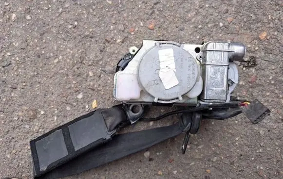 Audi A4 S4 B9 Front seatbelt 8S7857705D