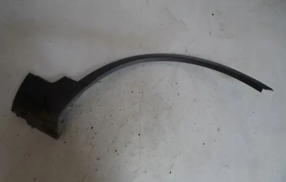 Ford Kuga I Front arch trim 8V41S16D238A
