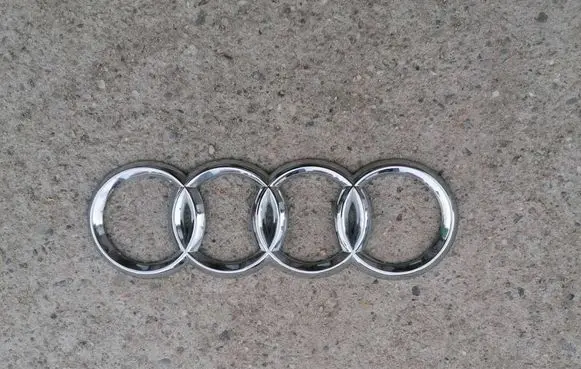 Audi A6 S6 C6 4F Manufacturers badge/model letters 4F0853742