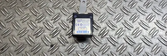 Toyota Prius (XW20) Door control unit/module 8999147010 48411010230 3833AASAT2