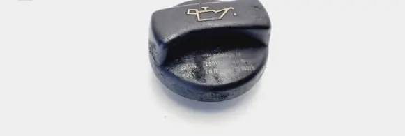 Volkswagen Touran I Oil filler cap 026103485E