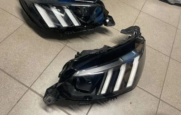 Peugeot 2008 II Headlight/headlamp 9823194180 9823193480