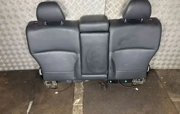 Subaru Outback (BS) Rear seat 