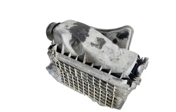 Alfa Romeo 147 Air filter box c3082a0