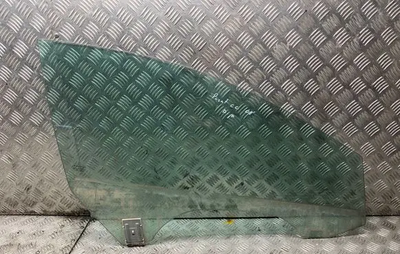 Volkswagen PASSAT CC Front door window glass four-door 43R00084 DOT50M270AS2