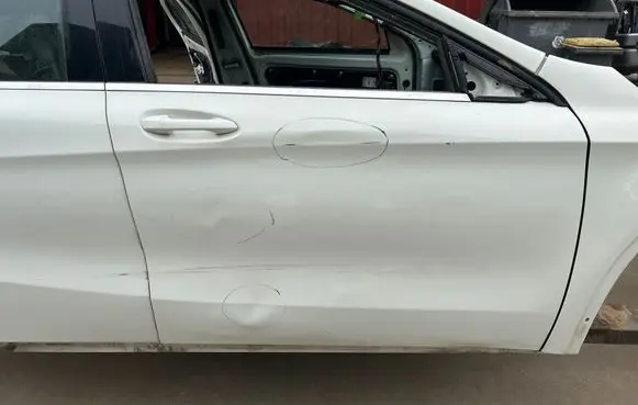 Mercedes-Benz GLA W156 Front door
