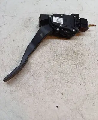 Mitsubishi Colt CZ3 Accelerator throttle pedal A4543000304 6PV00886600 MN125792