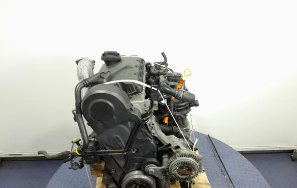 Volkswagen PASSAT B5 Engine AVF