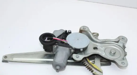 Lexus CT 200H Rear window lifting mechanism without motor 8572060300