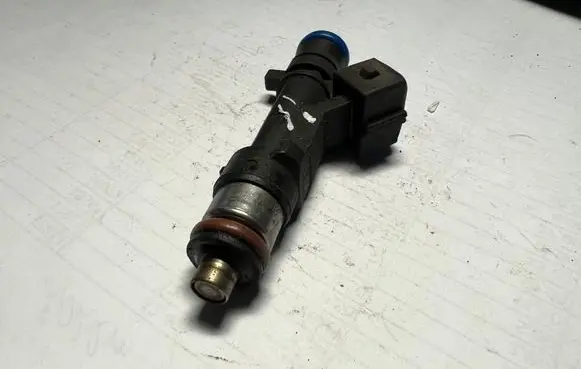Dacia Sandero Fuel injector 8200227124 0280158034