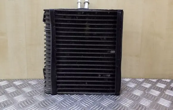 Volkswagen Touareg I Air conditioning (A/C) radiator (interior) 52416220 7L0820102J