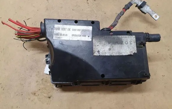 Volvo V50 Fuse module 30737472