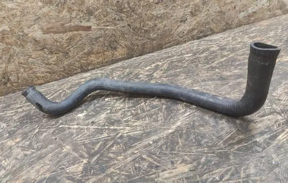 Porsche 928 Engine coolant pipe/hose 92816832102
