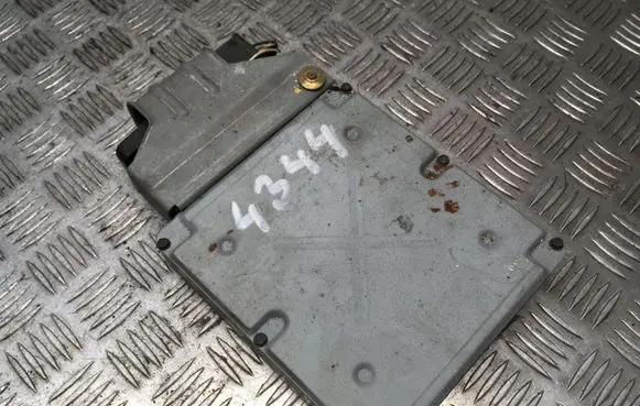 Ford Focus Engine control unit/module 98ABCDG 812031