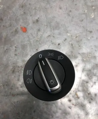 Volkswagen Golf VI Light switch 3C8941431CBILI 3C8941431C