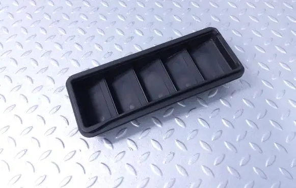 Land Rover Defender Quarter panel pressure vent GX63280B62AA LR129973
