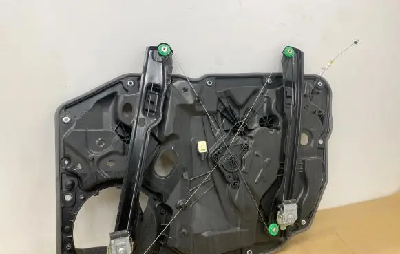 Porsche Cayenne (92A) Front window lifting mechanism without motor 7P5837755D