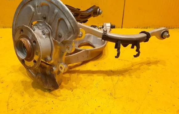 Mercedes-Benz GLE W167 Rear wheel hub spindle/knuckle A1673520200 A1674233200