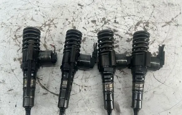 Skoda Superb B6 (3T) Fuel injectors set 0414720404 03G130073
