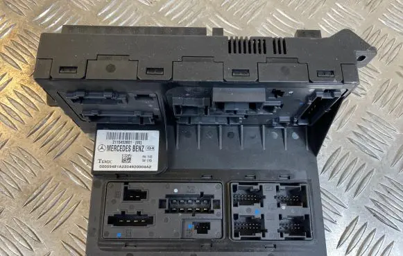 Mercedes-Benz E W211 Fuse module 2115453801