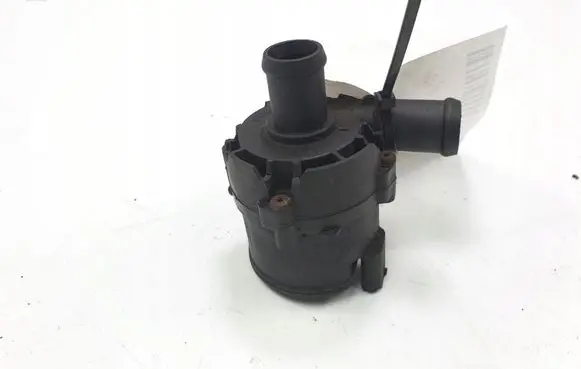 Volkswagen PASSAT B8 Water pump 3C0965561