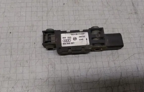 Audi A4 S4 B6 8E 8H Airbag deployment crash/impact sensor 8E0959651