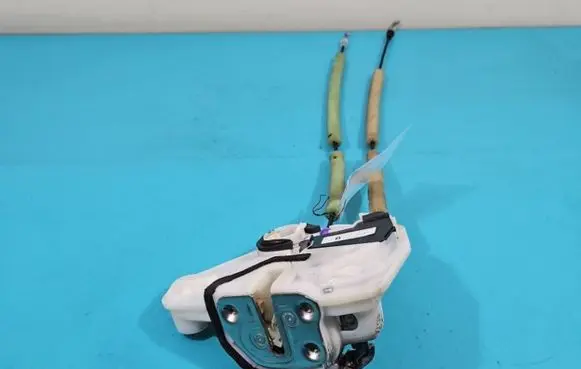 Mazda 3 III Front door lock 6D20B0451 IMPRK1383355