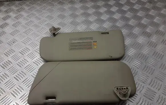 Nissan Primera Sun visor