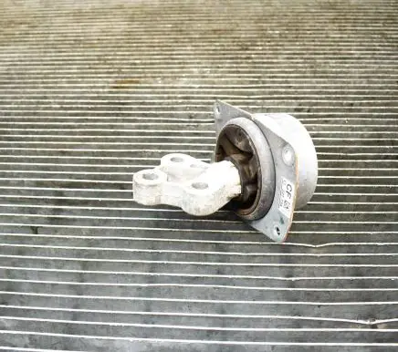 Opel Insignia A Engine mount bracket 13227734