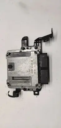 KIA Carens III Engine control unit/module 391502A525 1039S89223 EDC17C574