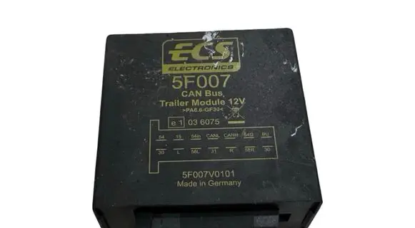 BMW 5 E60 E61 Tow bar trailer control unit/module 5E007 5F007V0101