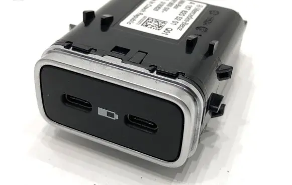 Mercedes-Benz GLE W167 USB socket connector A1678205201