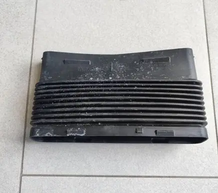 Audi Q7 4M Air intake duct part B10310