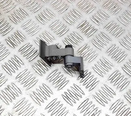 BMW 3 G20 G21 Front door upper hinge 7246066