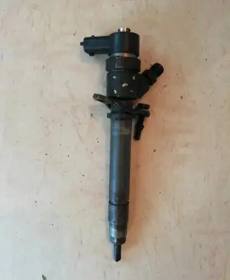 Volvo V70 Fuel injector 044511076