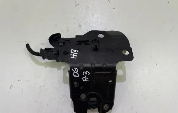 Audi A3 S3 8P Tailgate/trunk/boot lock/catch/latch 8P4827505B