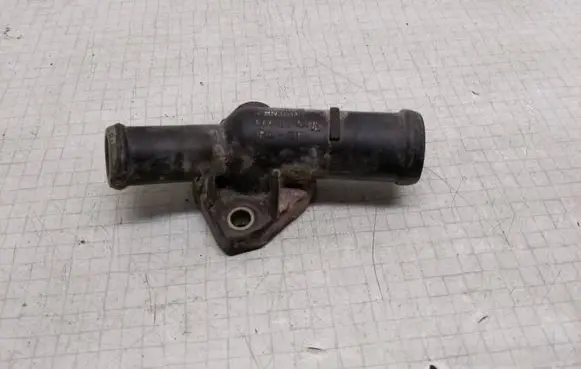 Volkswagen Transporter - Caravelle T4 Engine coolant pipe/hose 044121144B